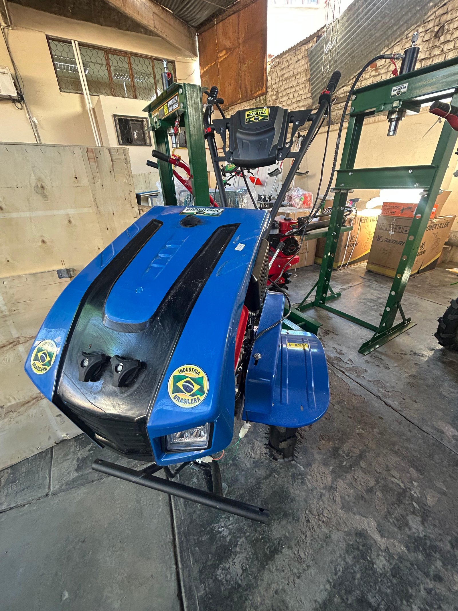 MOTOCULTOR A GASAOLINA 9 HP CON SURCADOR BOLIVIA - Imagen 3