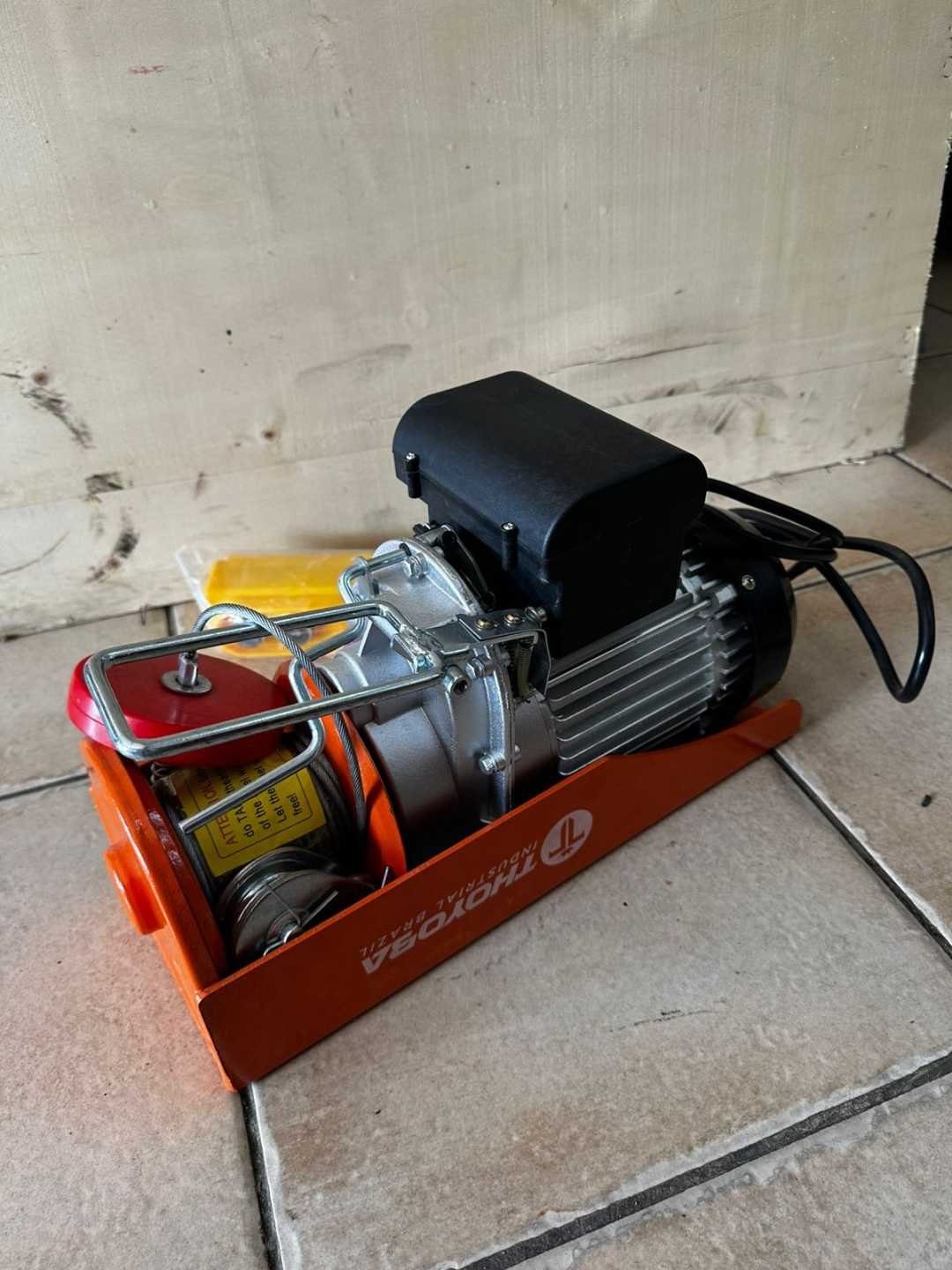 GUINCHE ELECTRICO 600KG INDUSTRIAL BOLIVIA - Imagen 3