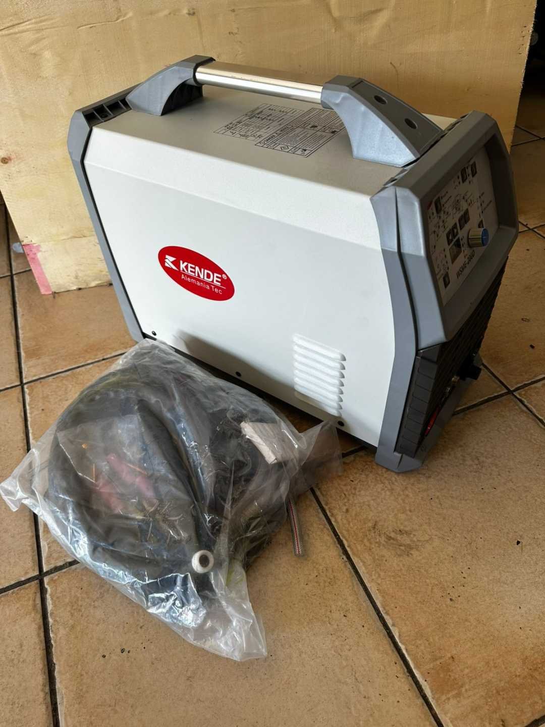 MAQUINA DE SOLDAR TIG AC/DC 200A INDUSTRIAL Bolivia - Imagen 2